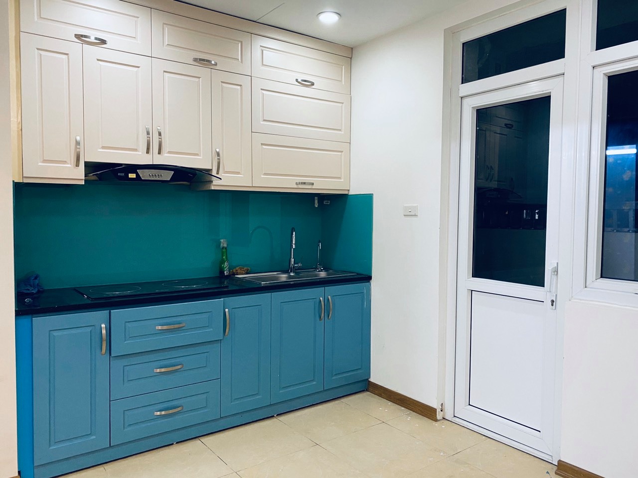 Cho thuê căn hộ chung cư CT3 Cổ Nhuế - Nam Cường căn góc 3PN full đồ giá 11tr/th.